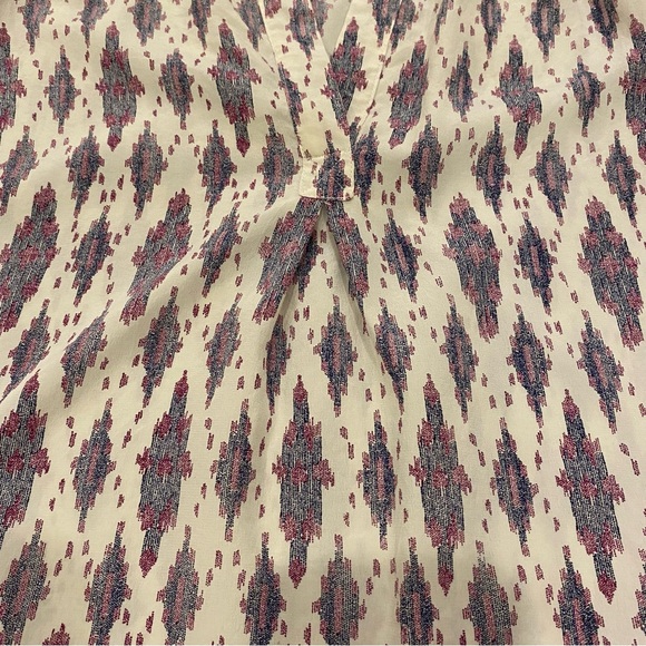 Joie 100% silk patterned blouse v neck 3/4 sleeve top size XXS flowy shirt - Picture 9 of 15